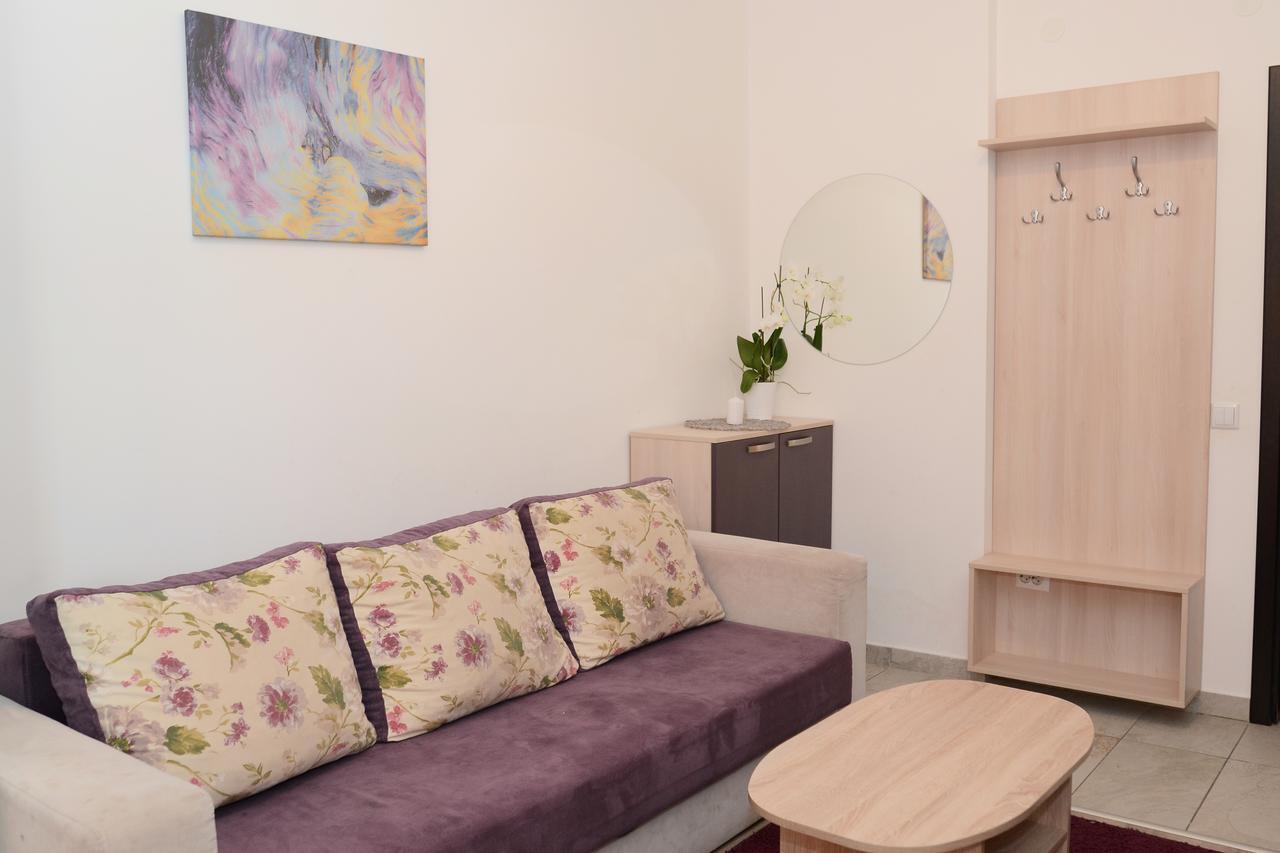 Cozy Apartments - City Center Jászvásár Kültér fotó