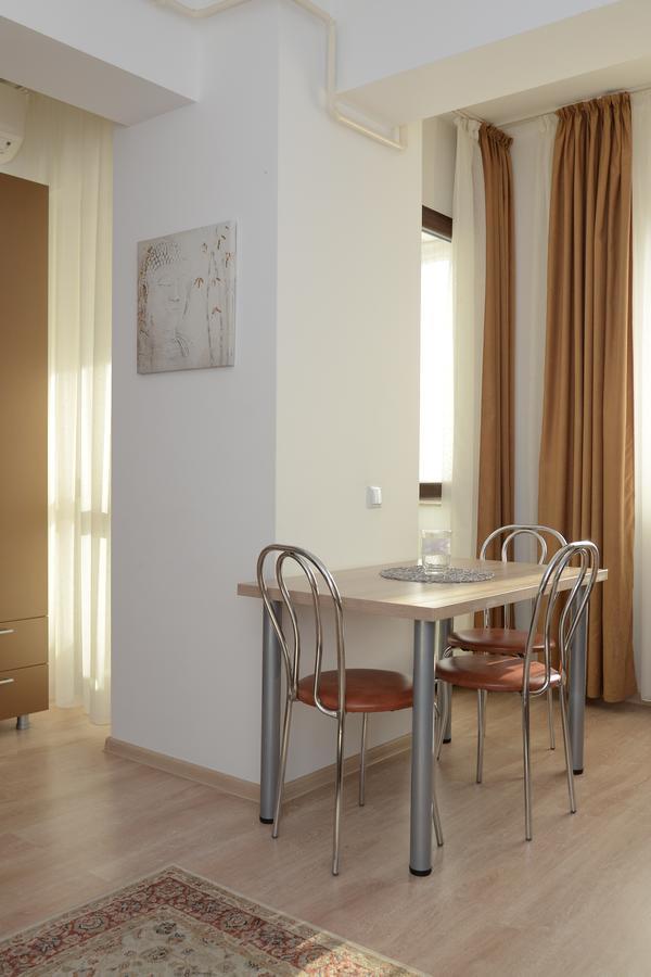 Cozy Apartments - City Center Jászvásár Kültér fotó